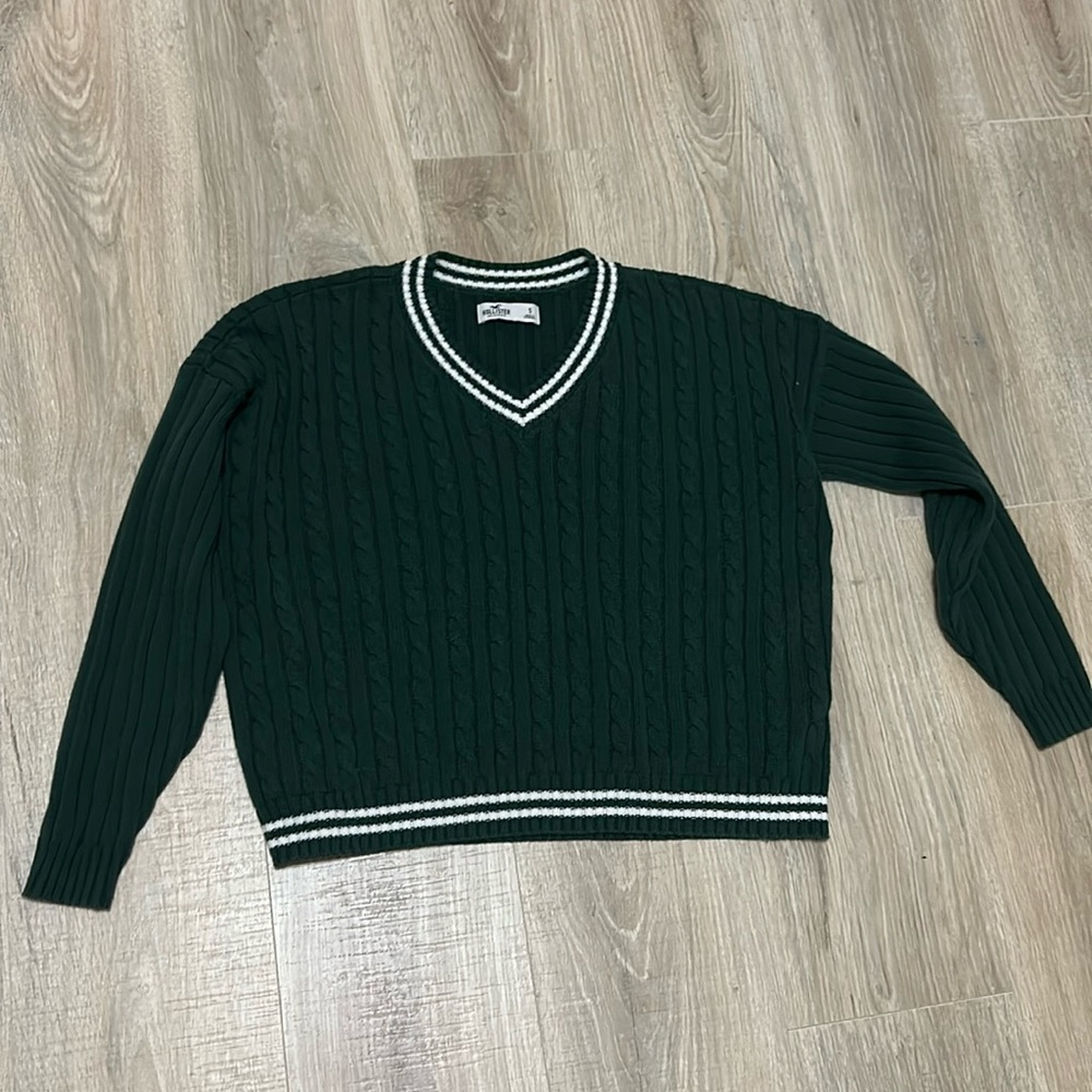Hollister sweater
